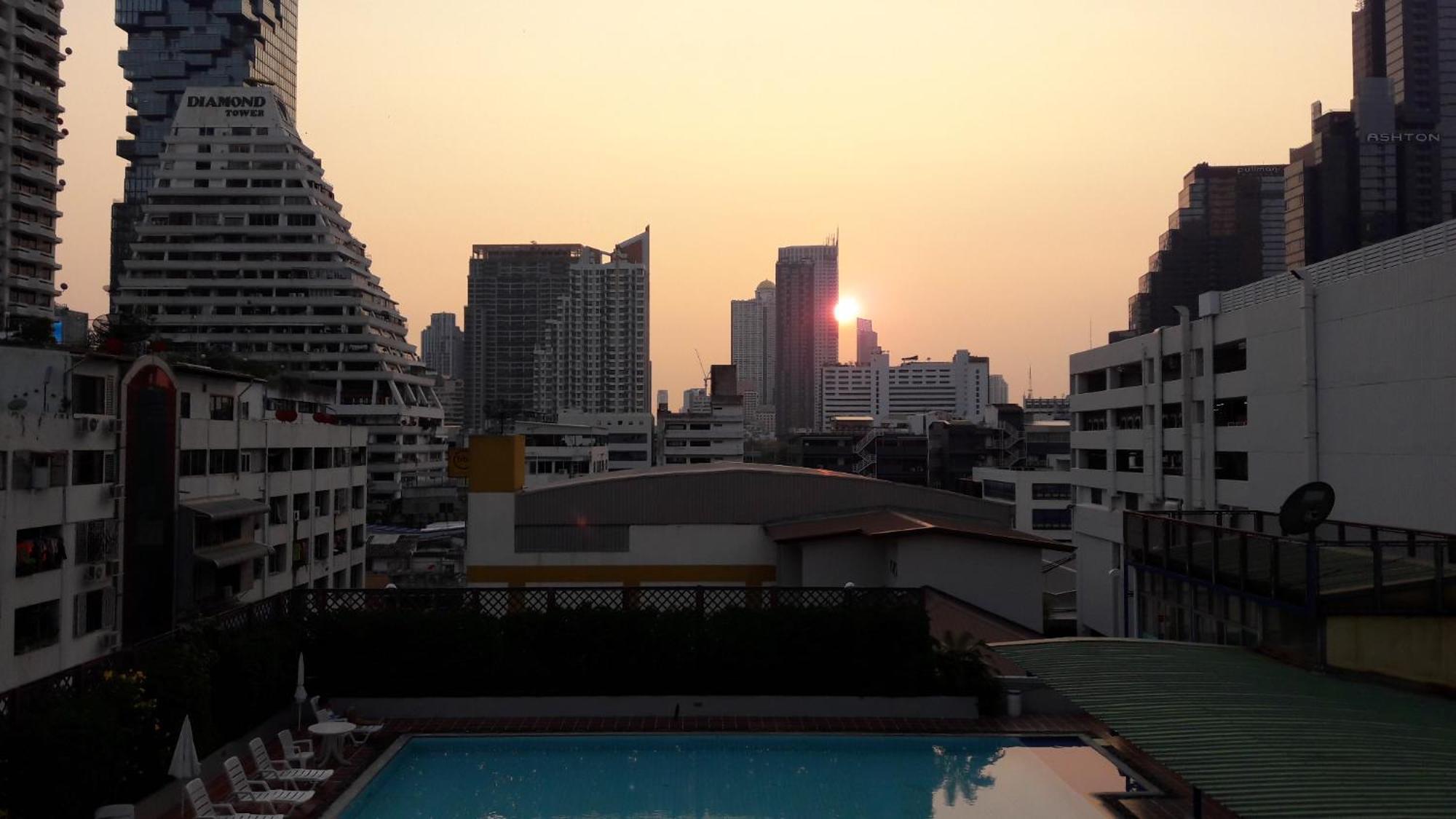 Panoramic City View Room At Silom Bangkok Dış mekan fotoğraf